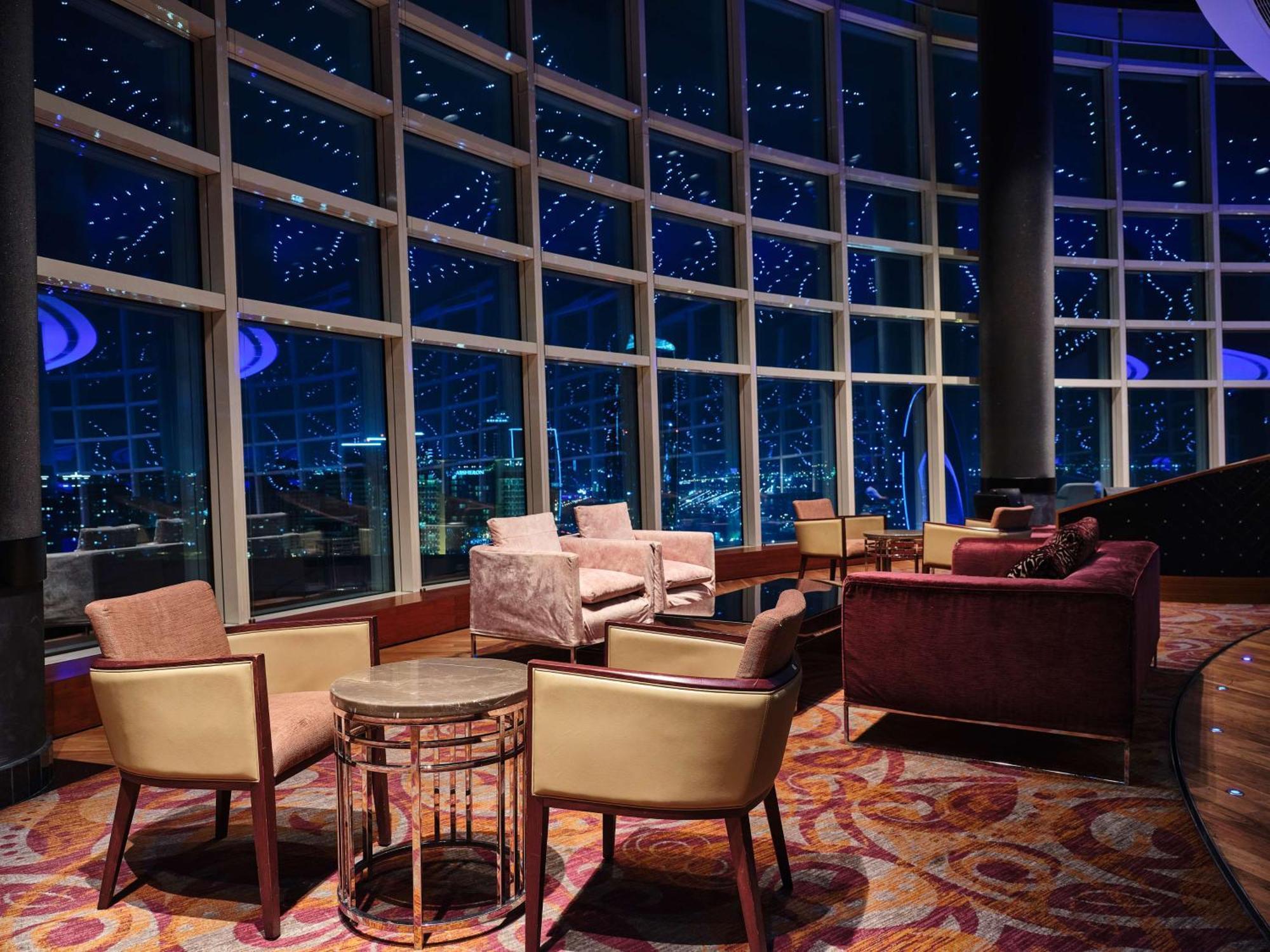 Hilton Baku Hotel Luaran gambar The 87th Lounge